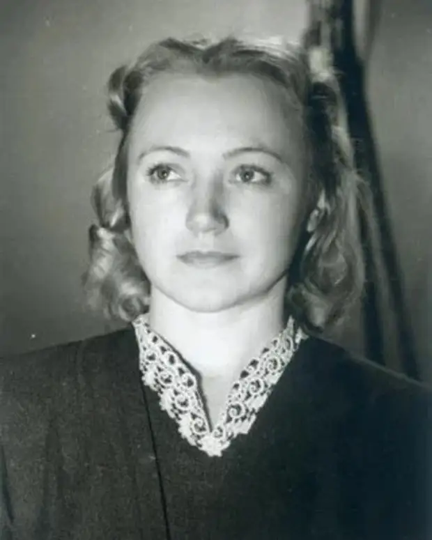 Актриса Людмила Касаткина в 1950 году.