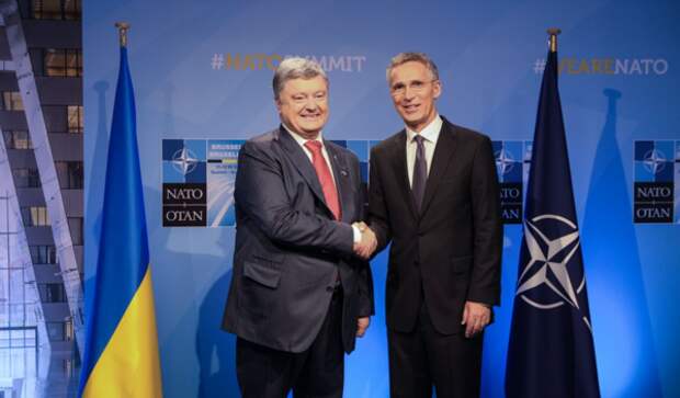 Петр Порошенко и Йенс Столтенберг. Фото с сайта: news.ua