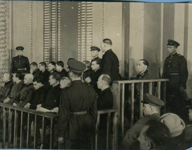 В 1944-1945 годах начались суды над военными преступниками-фашистами