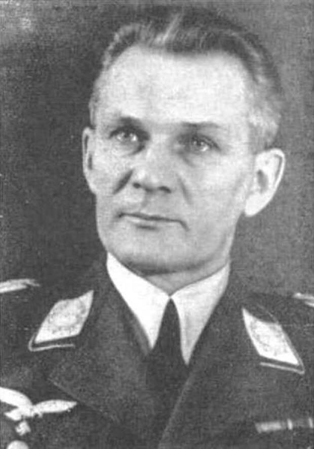 Виктор Мальцев - вербовщик в авиацию РОА. Источник фото: https://ehdu.livejournal.com/1216069.html