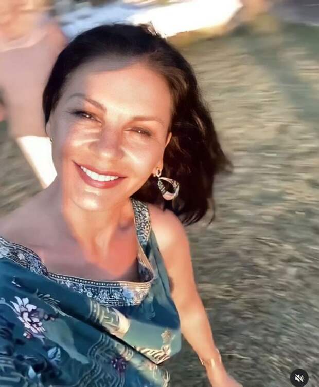 Знаменитые женщины в начале карьеры, сегодня и на снимке в своем Instagram