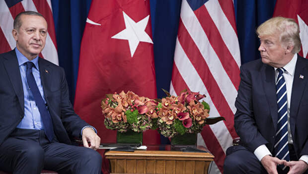 Президент США Дональд Трамп и президент Турции Реджеп Тайип Эрдоган во время встречи