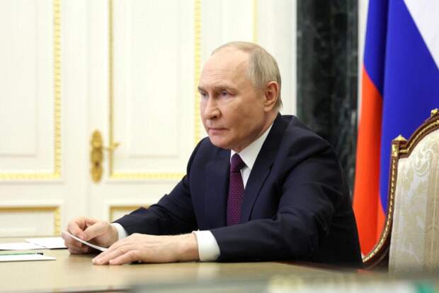 Путин объявил благодарность популярным российским телеведущим