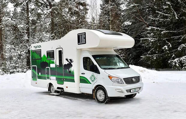 МАЗ представил автодом: холодильник, душ, два отопителя, а также мангал, шампуры и казан в комплекте