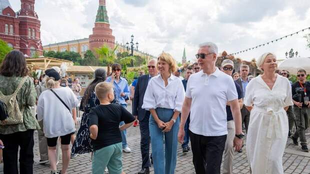 Собянин посетил фестиваль "Москва – на волне. Рыбная неделя"