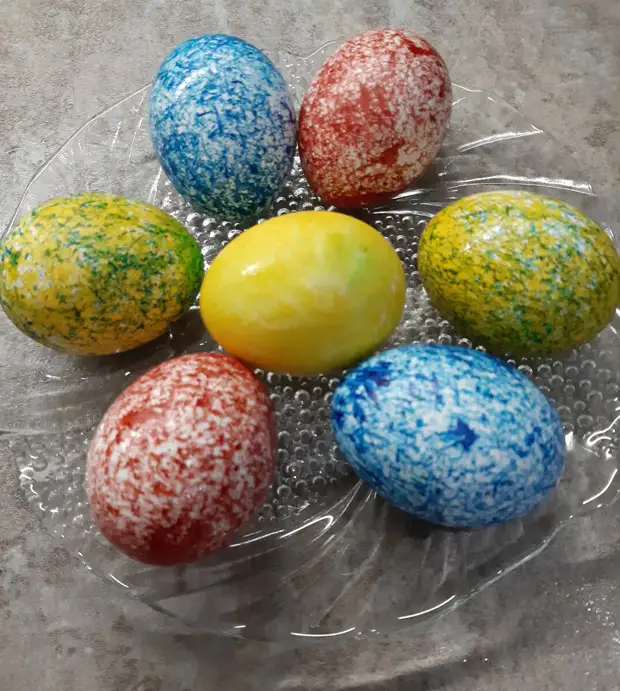 Как оригинально, быстро и красиво покрасить яйца на пасху - яйца, окрашенные рисом