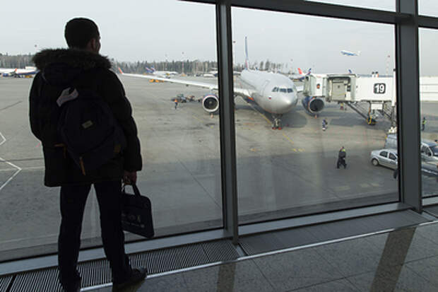Чемоданы улетели в Москву: пассажиры из Таиланда остались без багажа в Пулково