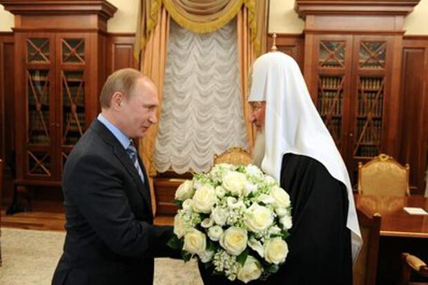 Владимир Путин поздравил Патриарха Московского и всея Руси Кирилла с Днём интронизации.