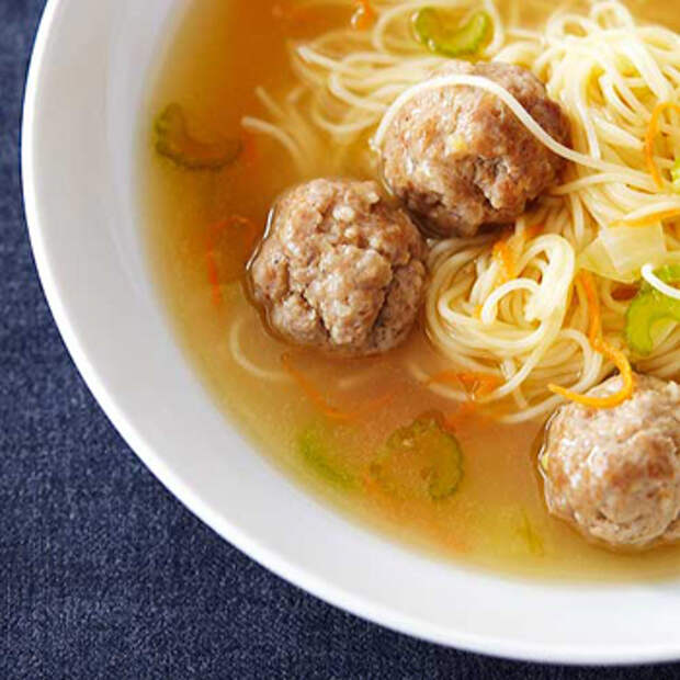 Овощной суп с мясными фрикадельками и вермишелью