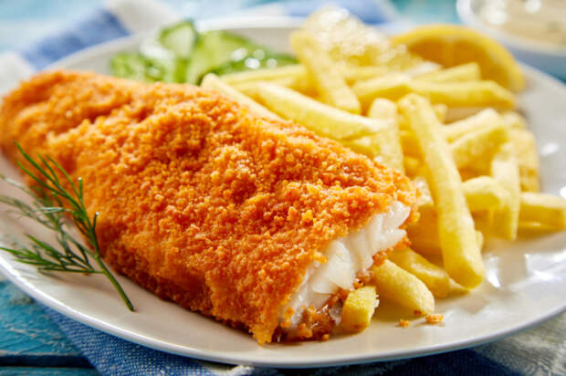 Сочные кусочки минтая в кляре. Сочные кусочки минтая в кляре.