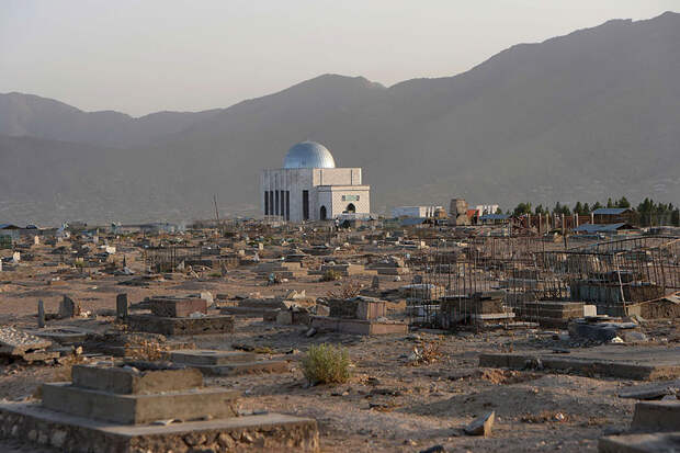 AFGHANISTAN-UNREST-CEMETERIES