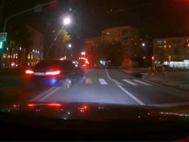 За дрифт в центре Ярославля водителя лишили прав и автомобиля BMW М5