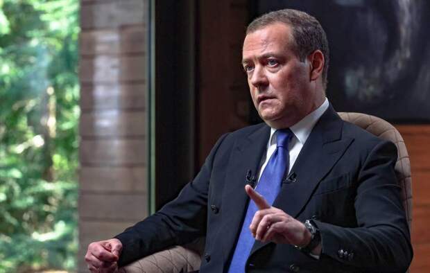 Дмитрий Медведев откроет форум БРИКС с участием 30 стран во Владивостоке