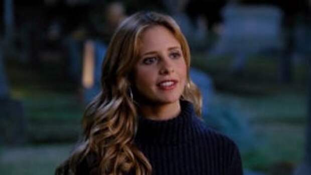 Sarah Michelle Gellar as Buffy Summers on Buffy the Vampire Slayer Season 5 Episode 1.