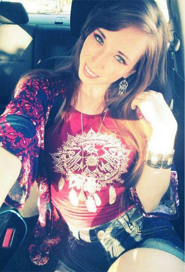 Ride along with the hottest car selfies (32 Photos) Ride along with the hottest car selfies (32 Photos)