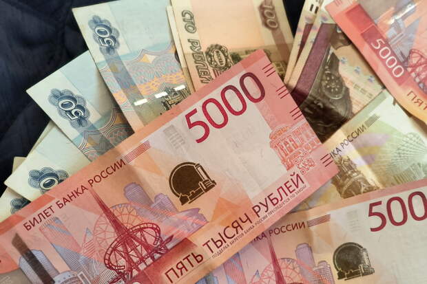 Ставки по вкладам в России опустились до минимума