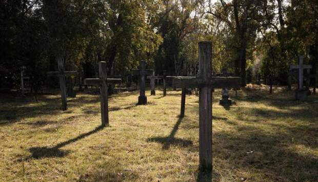 Братские могилы для неопознанных: на Сумщине хоронят бойцов ВСУ за 13 миллионов гривен