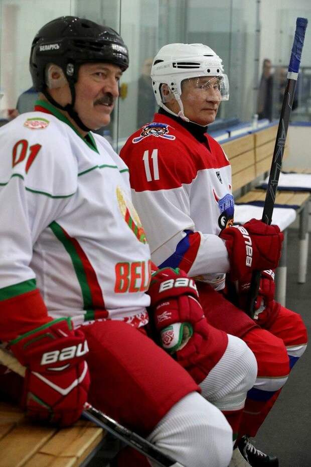 Фото из сети. Президенты России и Белоруссии пока в одной команде.