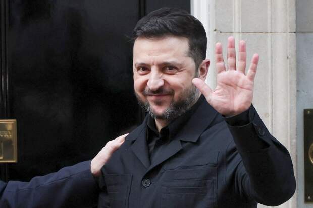 Захарова оценила вероятность ухода Зеленского