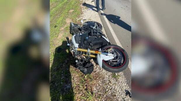 Рядом с Иннополисом столкнулись два мотоцикла BMW, водители и пассажирка погибли