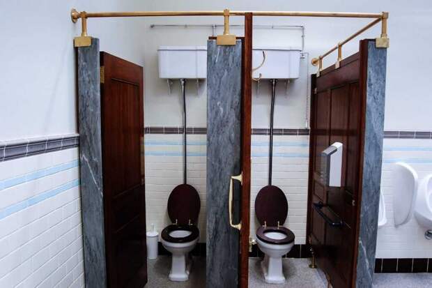 Кнопка унитаза залипла и бесит? Не спешите покупать новую — почините за минуту