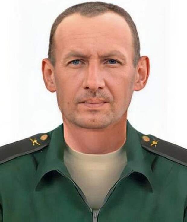 Рядовой Алексей Ревин заняв выгодную позицию в одиночку остановил наступление вражеского подразделения