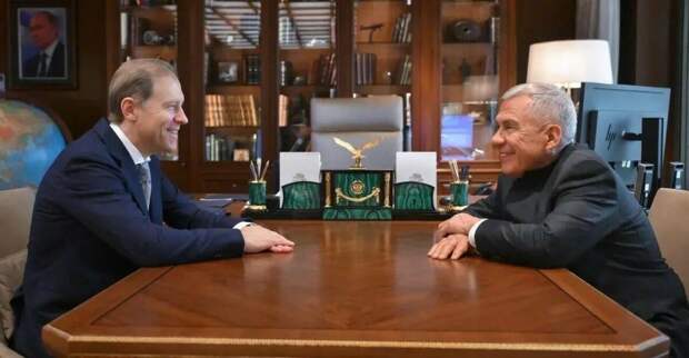 Миңнеханов һәм Мантуров Казан авиазаводын техник яктан яңадан җиһазлау турында сөйләште