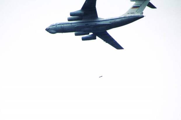 Пушки, бомбы и помехи. Боевые возможности военно-транспортного самолета Ил-76