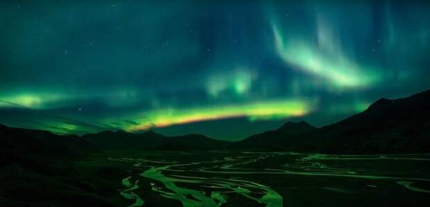 Северное сияние над туманом дрон, исландия, кадр, красота, мир, природа, съемка