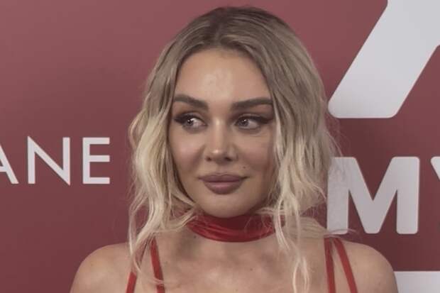 Анна Седокова вызвала небывалый ажиотаж из-за откровенного наряда