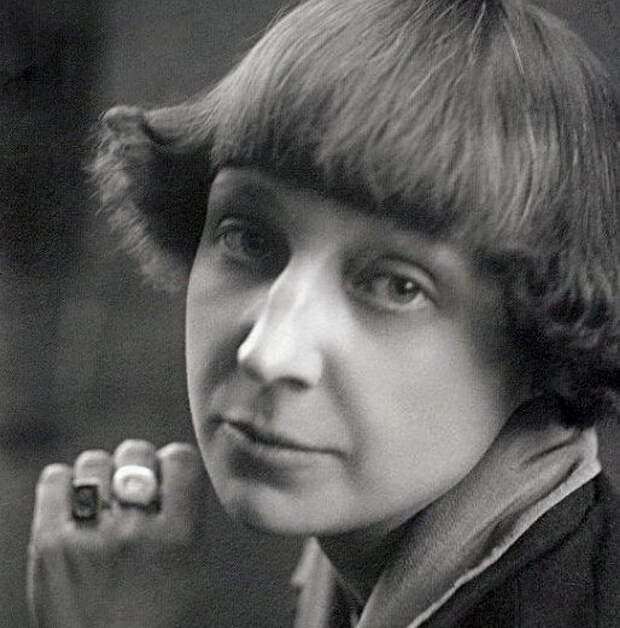 Марина Цветаева, Париж, 1925.