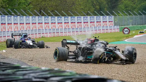 Победа Ферстаппена, авария Боттаса с Расселлом и 17-е место Мазепина: чем запомнился Гран-при Эмилия-Романьи «Формулы-1»