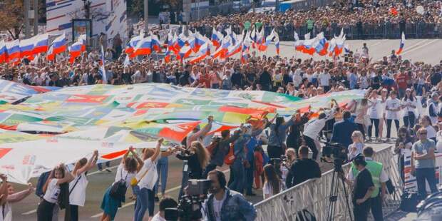 Празднование 350-летия флага России проходят по всей Москве / Фото: mos.ru