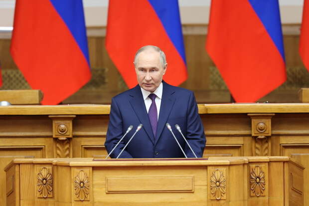 Владимир Путин на следующей неделе встретится с правительством, а потом отправит его в отставку
