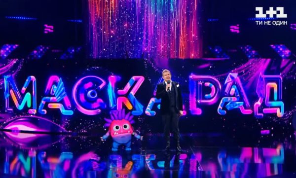 Юрий со своим "соведущим" на «Маскараде»