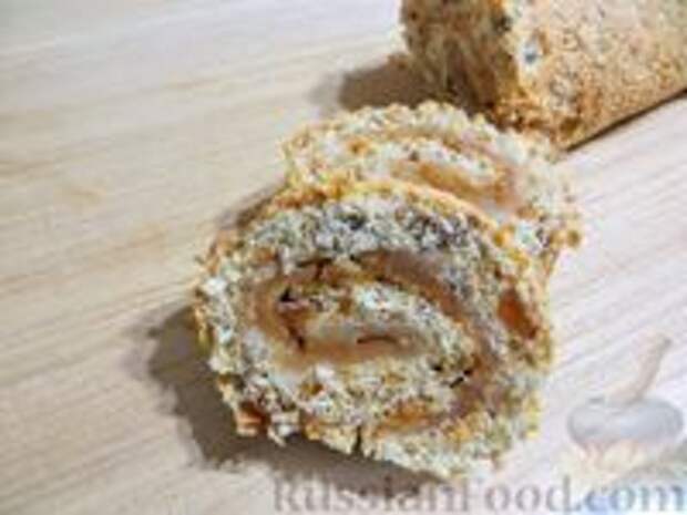 Фото к рецепту: Бисквитный рулет с яблоками и орехами Фото к рецепту: Бисквитный рулет с яблоками и орехами