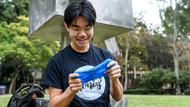 Бизнес в гараже: как подросток из США заработал более $1 млн на самодельных слаймах