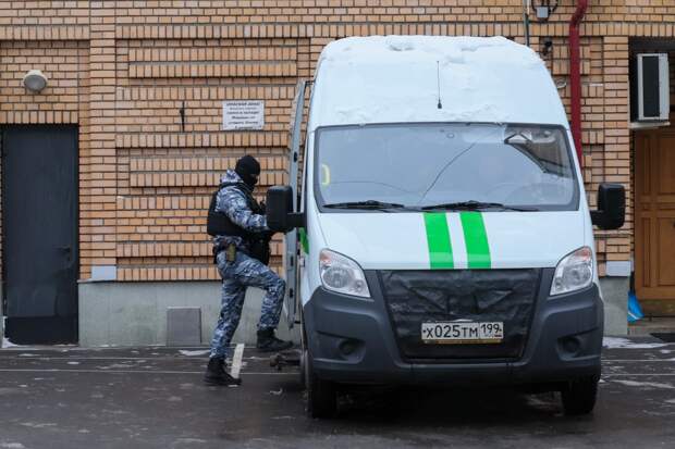 Адвокат отреагировала на выселение Долиной из квартиры