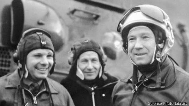 Космонавты Юрий Гагарин и Алексей Леонов (1966 г.)