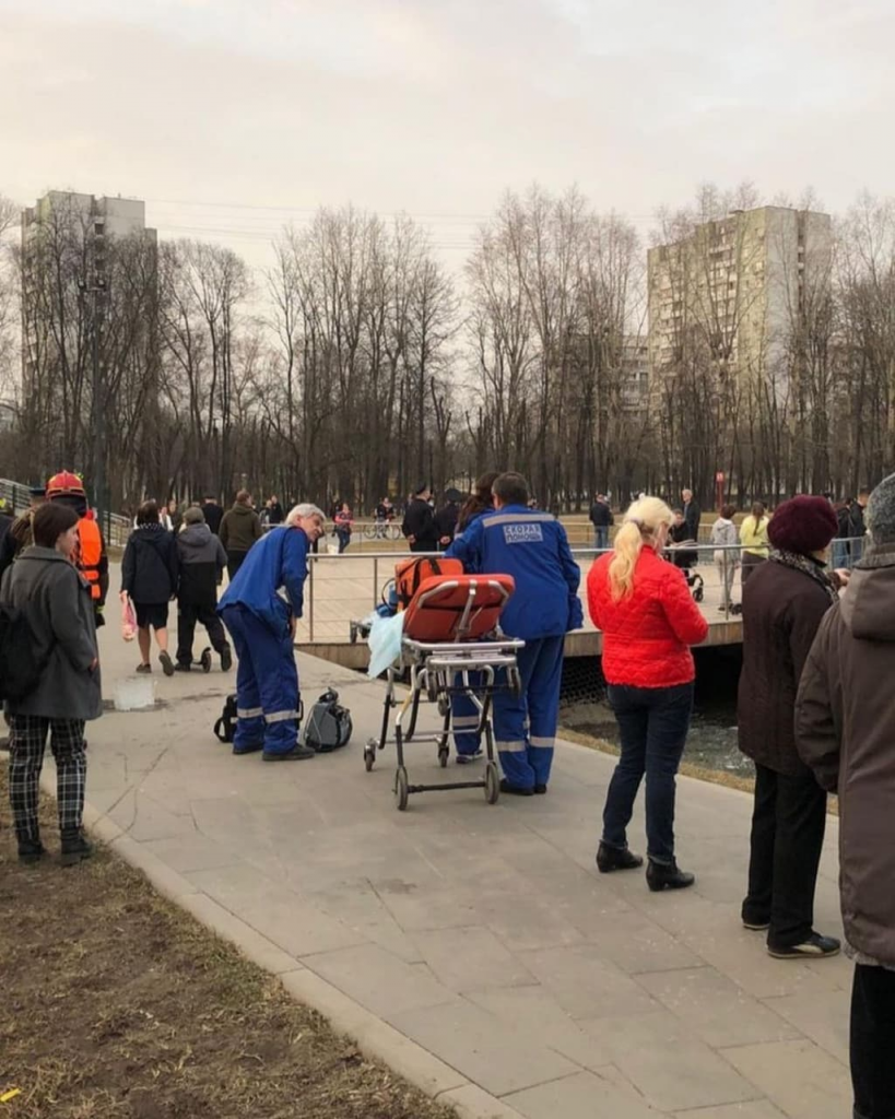 В парке «Торфянка» юноша утонул при спасении собаки