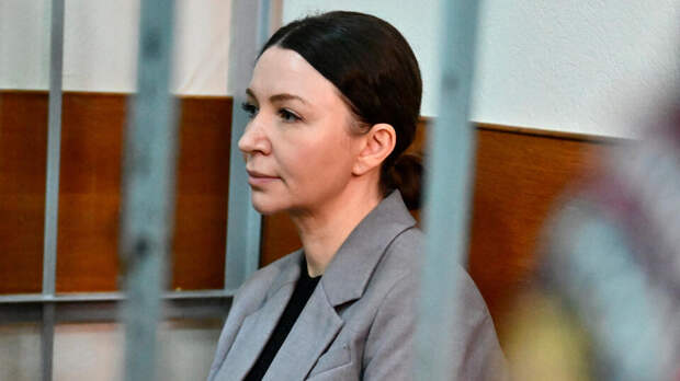 Суд вернул имущество отца Блиновской его дочери