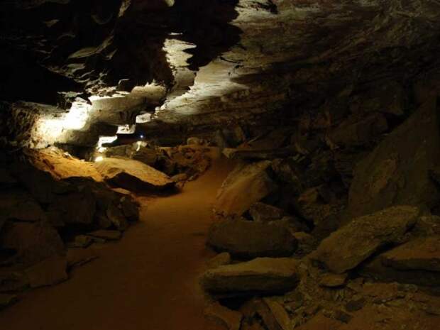 https://tourist-area.com/images/igallery/resized/1801-1900/Mammoth_Cave_7-1811-668-600-100.jpg