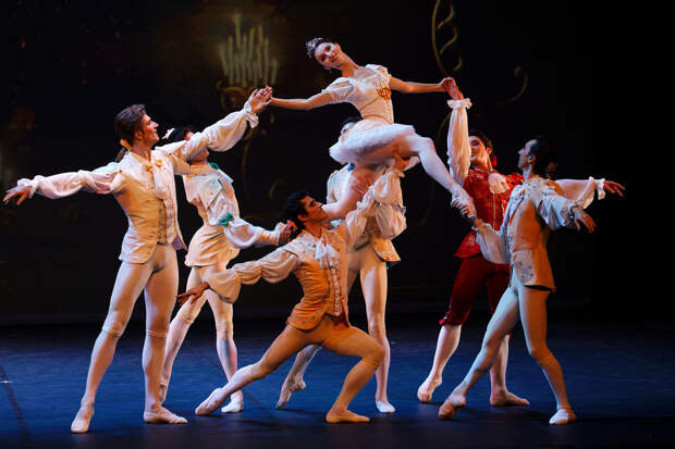 Общество "Знание": 47% россиян хотят посетить Большой театр