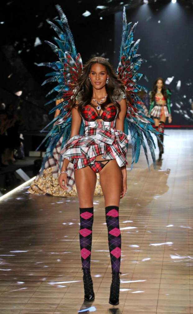 Горячее шоу Victoria's Secret 2018 в Нью-Йорке