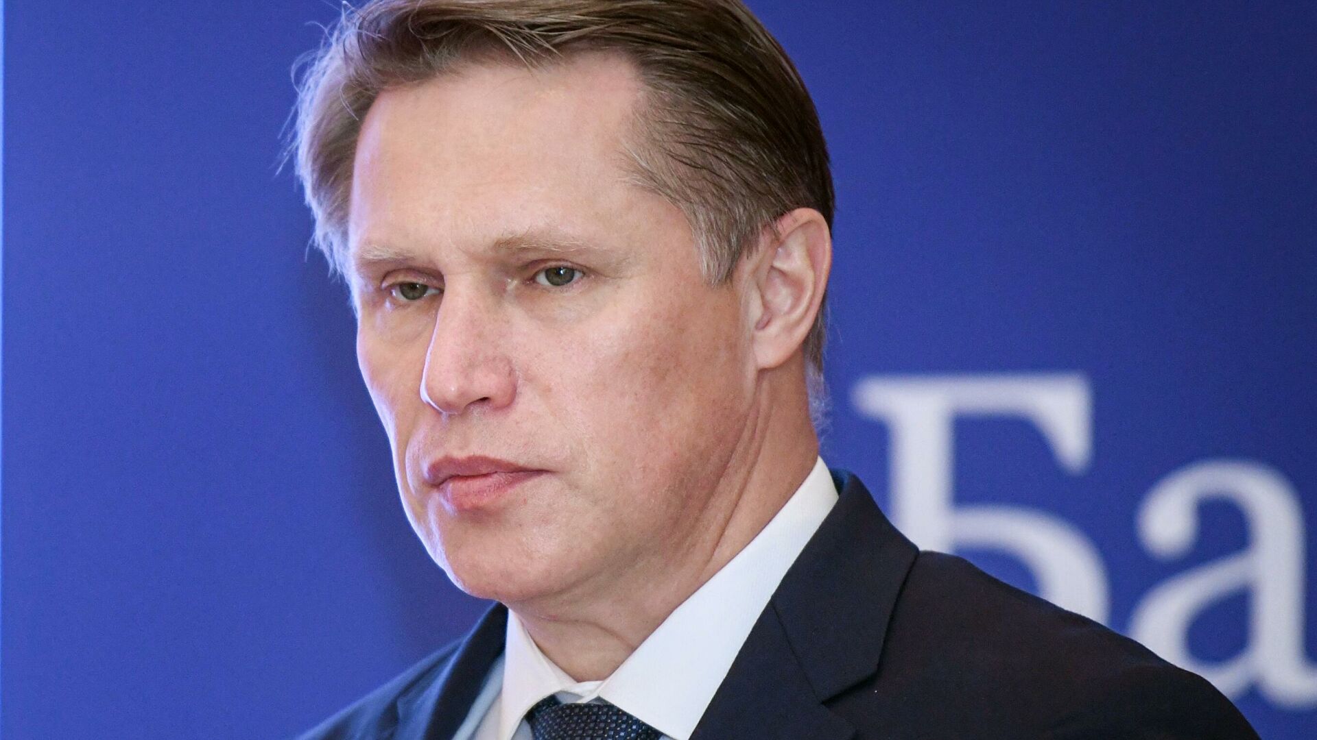 Коронавирус стал распространяться быстрее, заявил Мурашко 