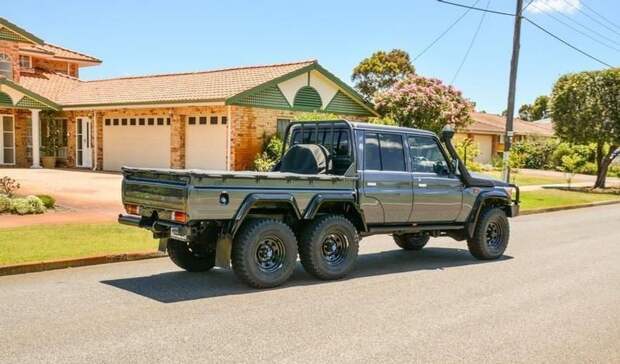 Шестиколесная модификация Toyota Land Cruiser 70