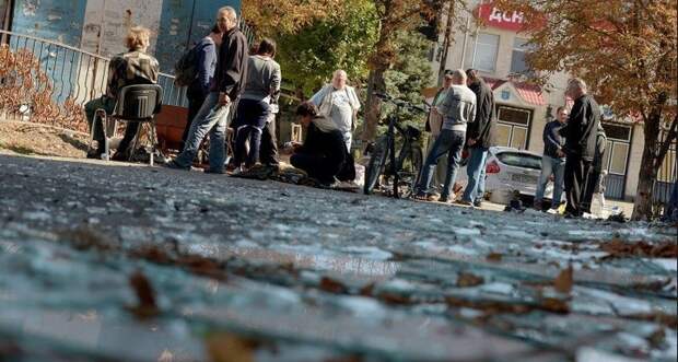 Каратели обстреляли мирные микрорайоны Донецка из «Града» Каратели обстреляли мирные микрорайоны Донецка из «Града»