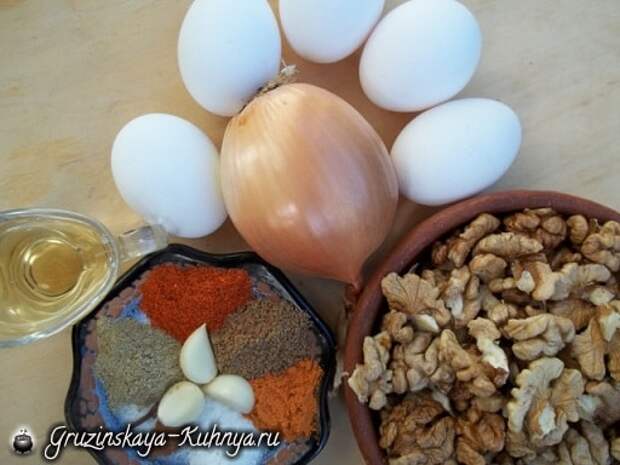 Рецепт сациви с луком и вареными яйцами (3)