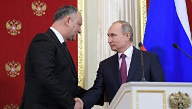 Президент РФ Владимир Путин и президент Молдовы Игорь Додон во время совместного заявления для прессы по итогам встречи в Кремле. 17 января 2017