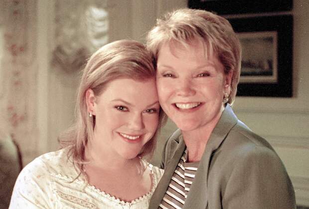 Amanda Davies, One Life to Live Alum and Daughter of Soap Legend Erika Slezak, Dead at 42